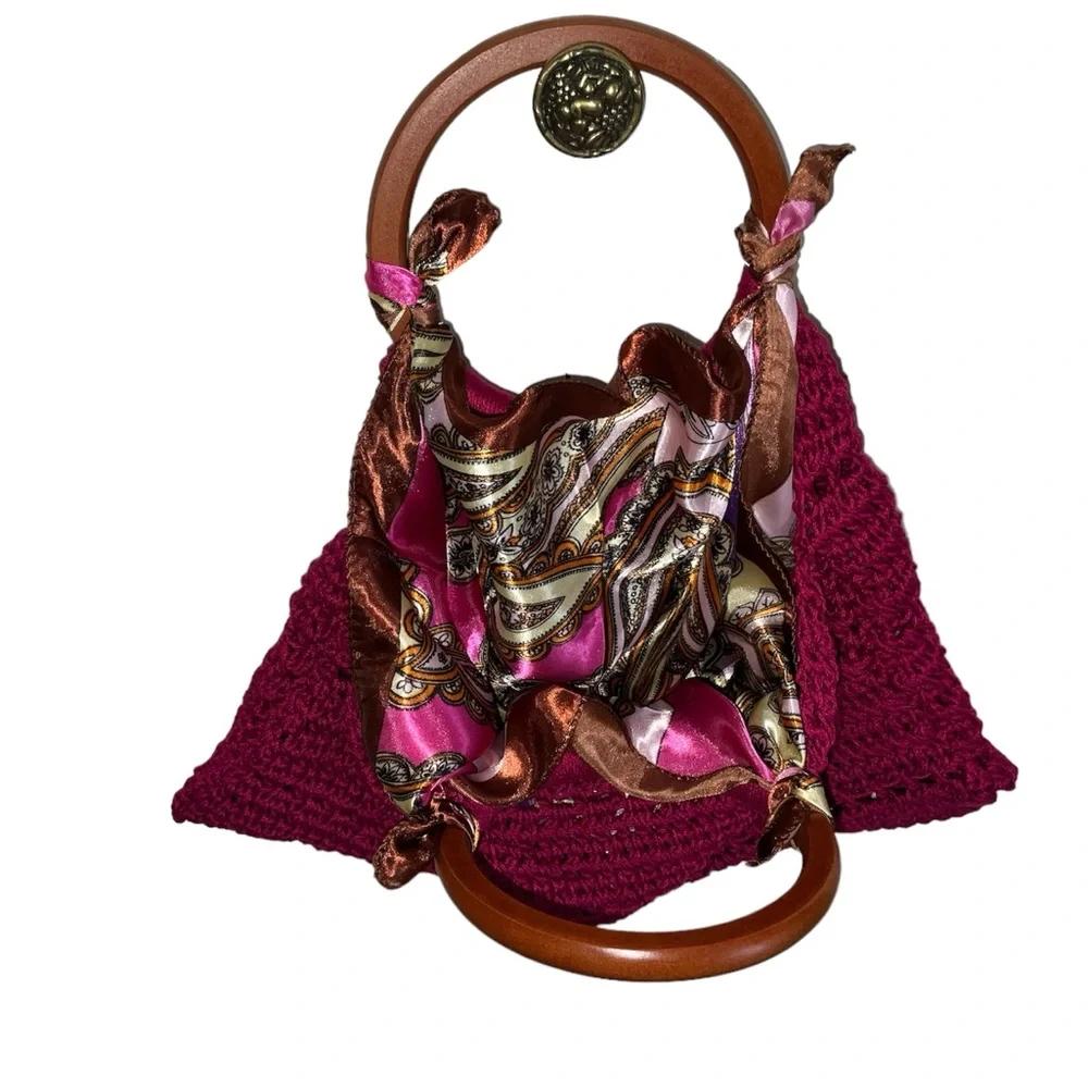 Handmade Crochet Purse Handbag with Wooden Handle color Deep Magenta - Picture 3 of 3